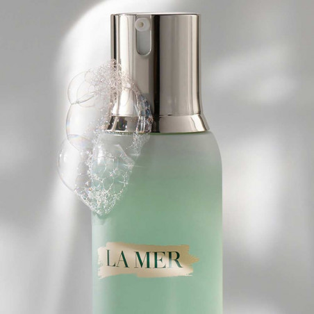 THE ENERGIZING GEL CLEANSER